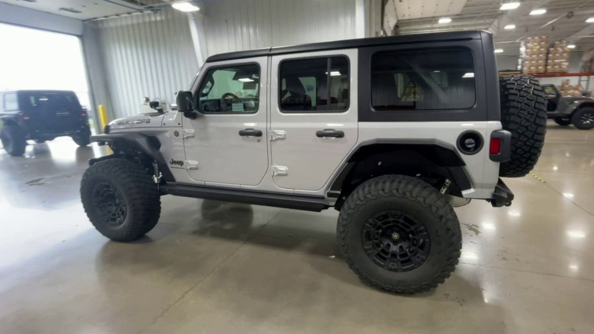 Vehicle Image 6