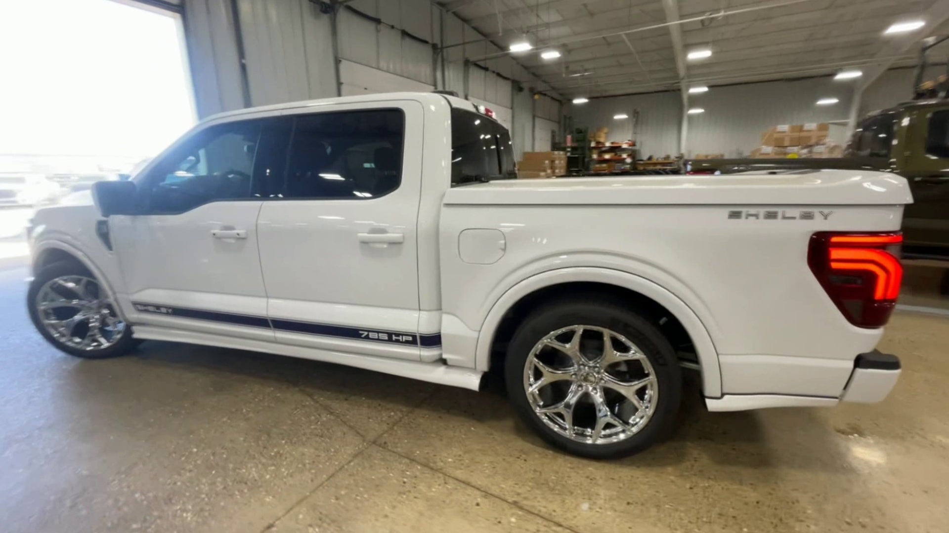 Vehicle Image 6