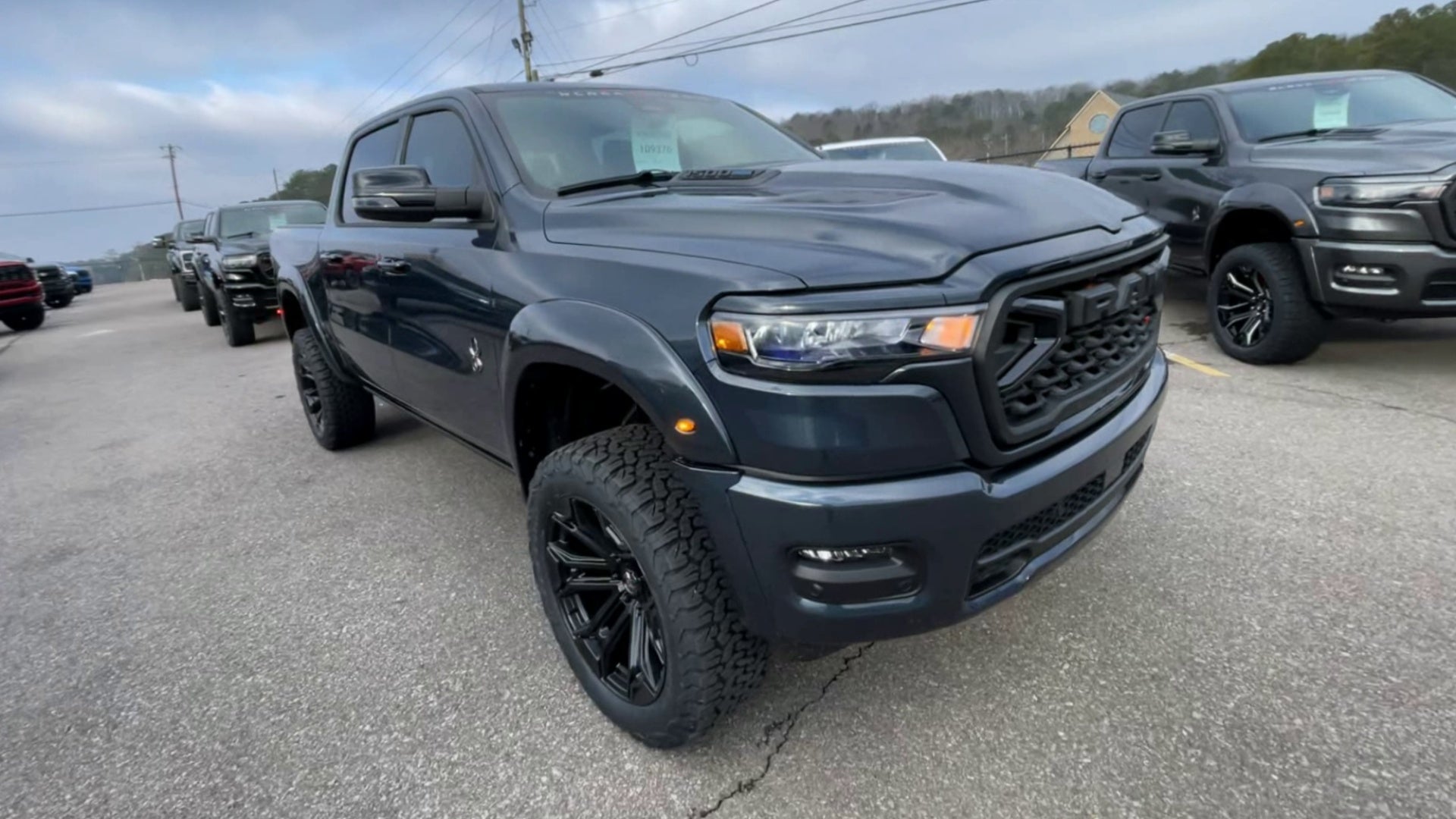 Vehicle Image 6