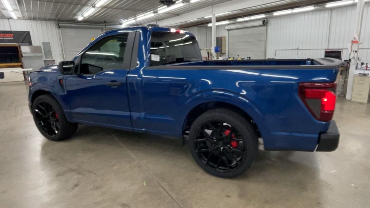 Vehicle Image 6
