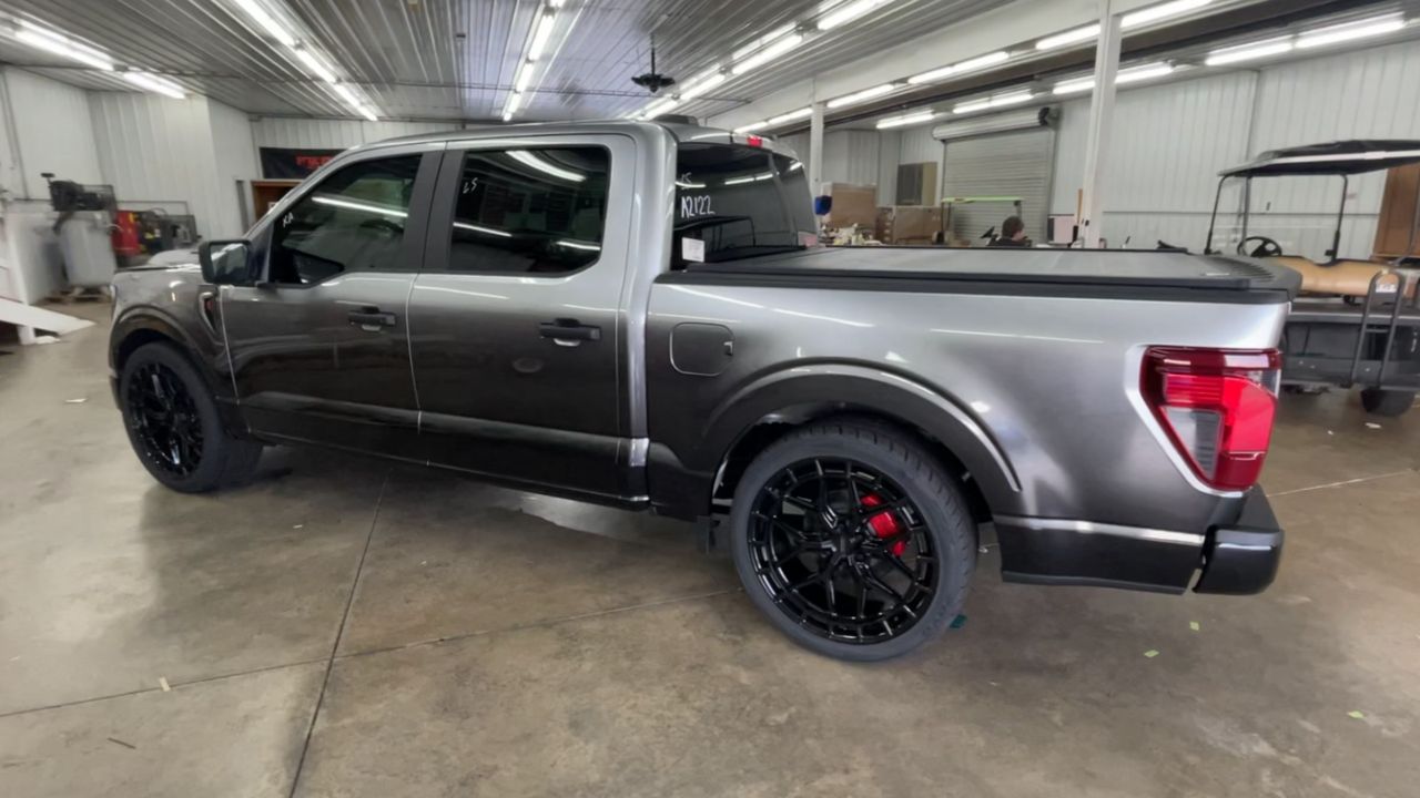 Vehicle Image 6