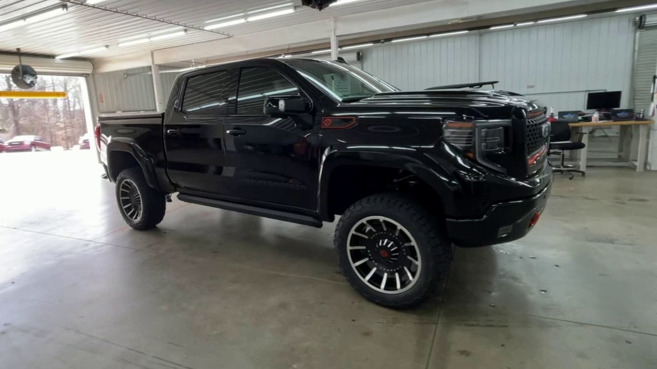 Vehicle Image 6