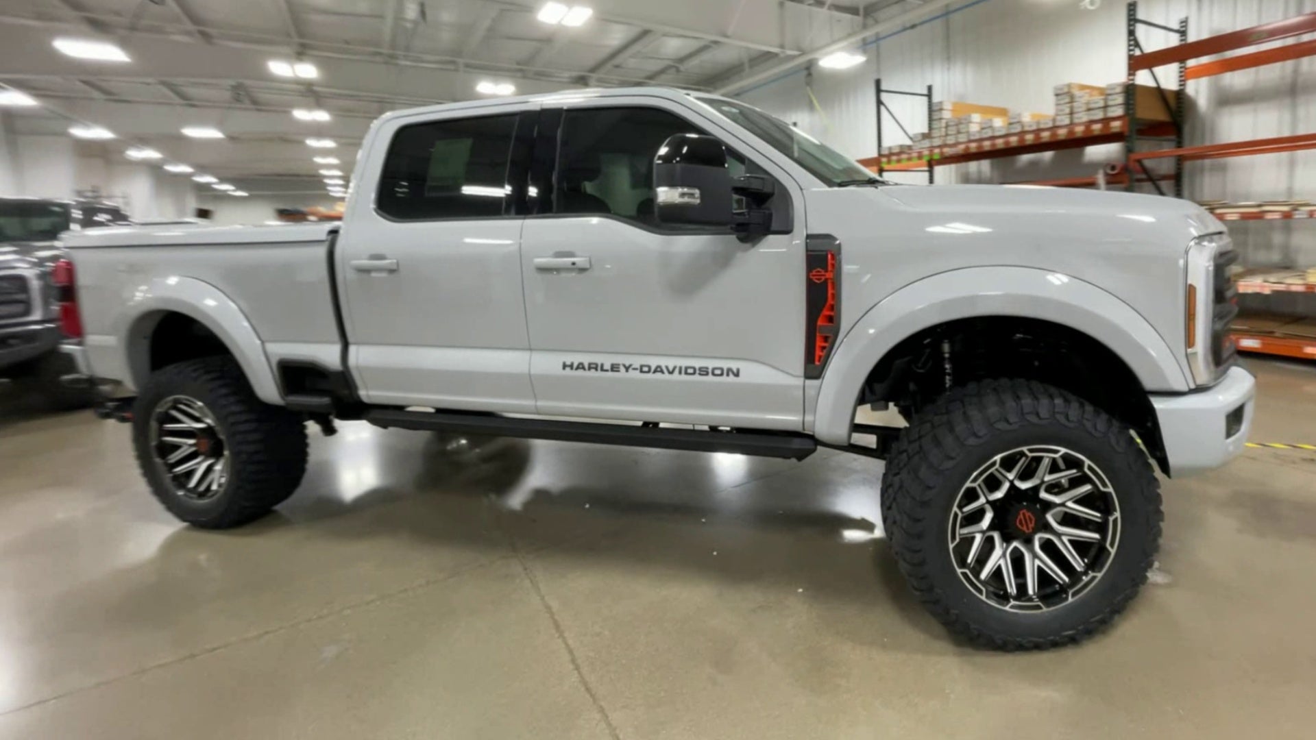 Vehicle Image 6