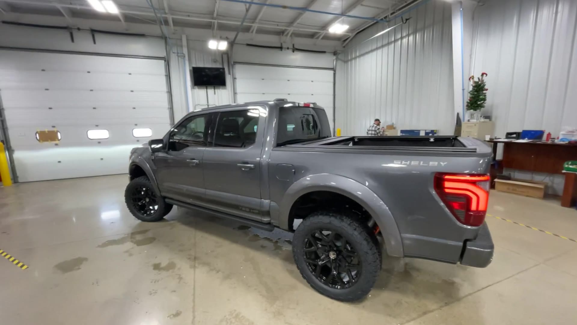 Vehicle Image 6