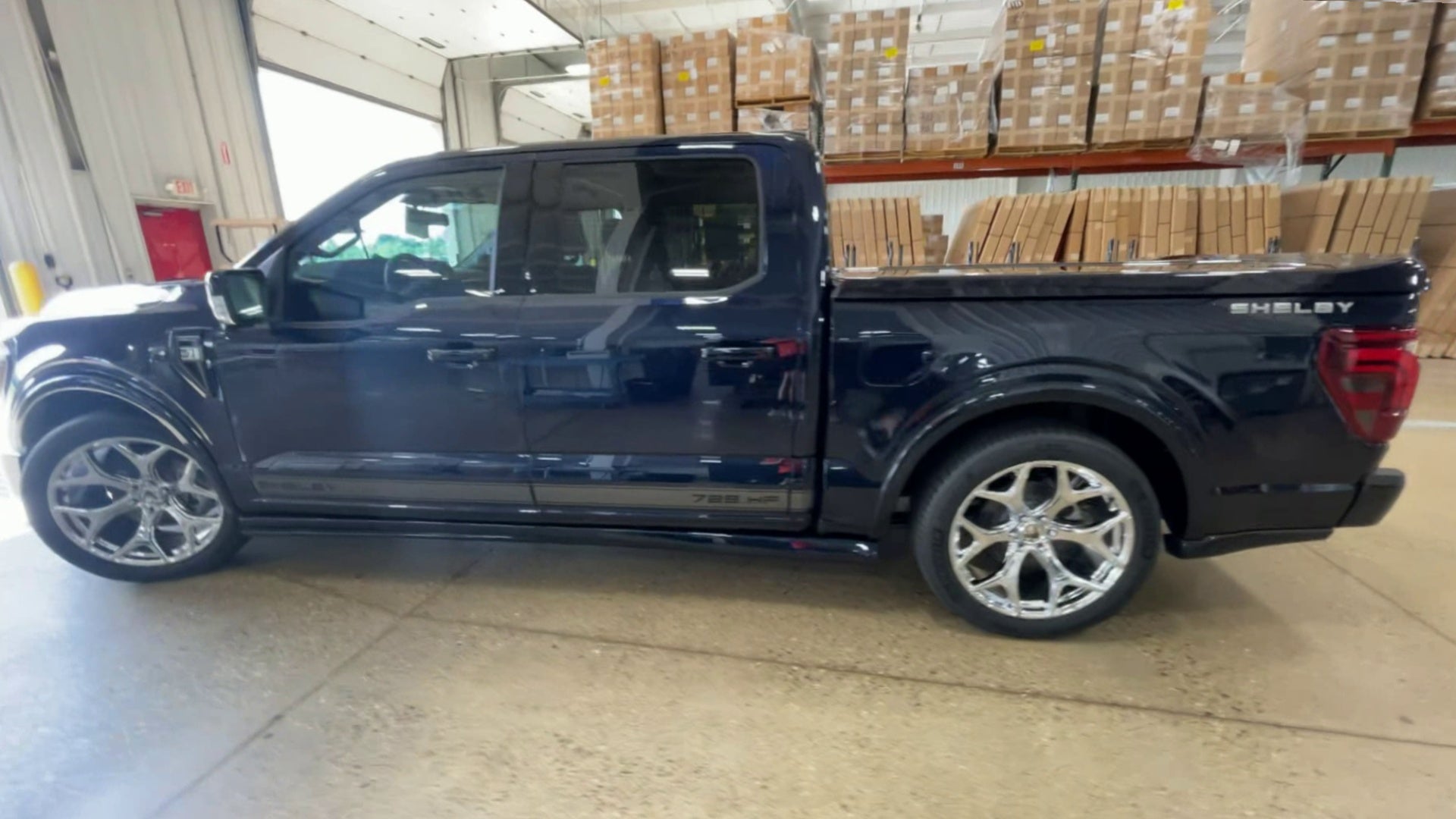 Vehicle Image 6