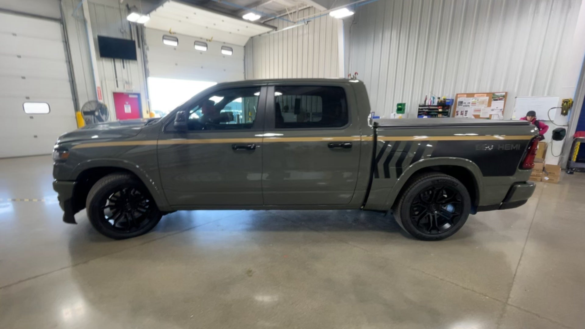 Vehicle Image 6