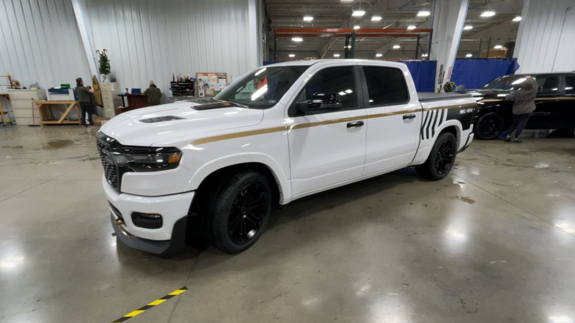 Vehicle Image 6
