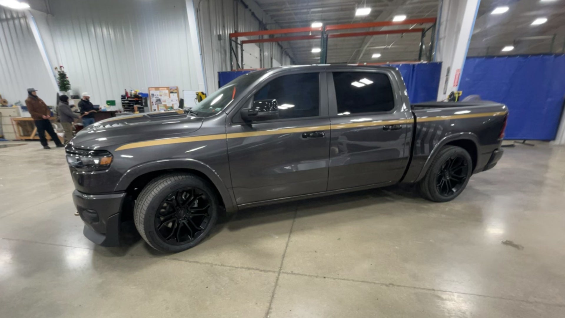 Vehicle Image 6