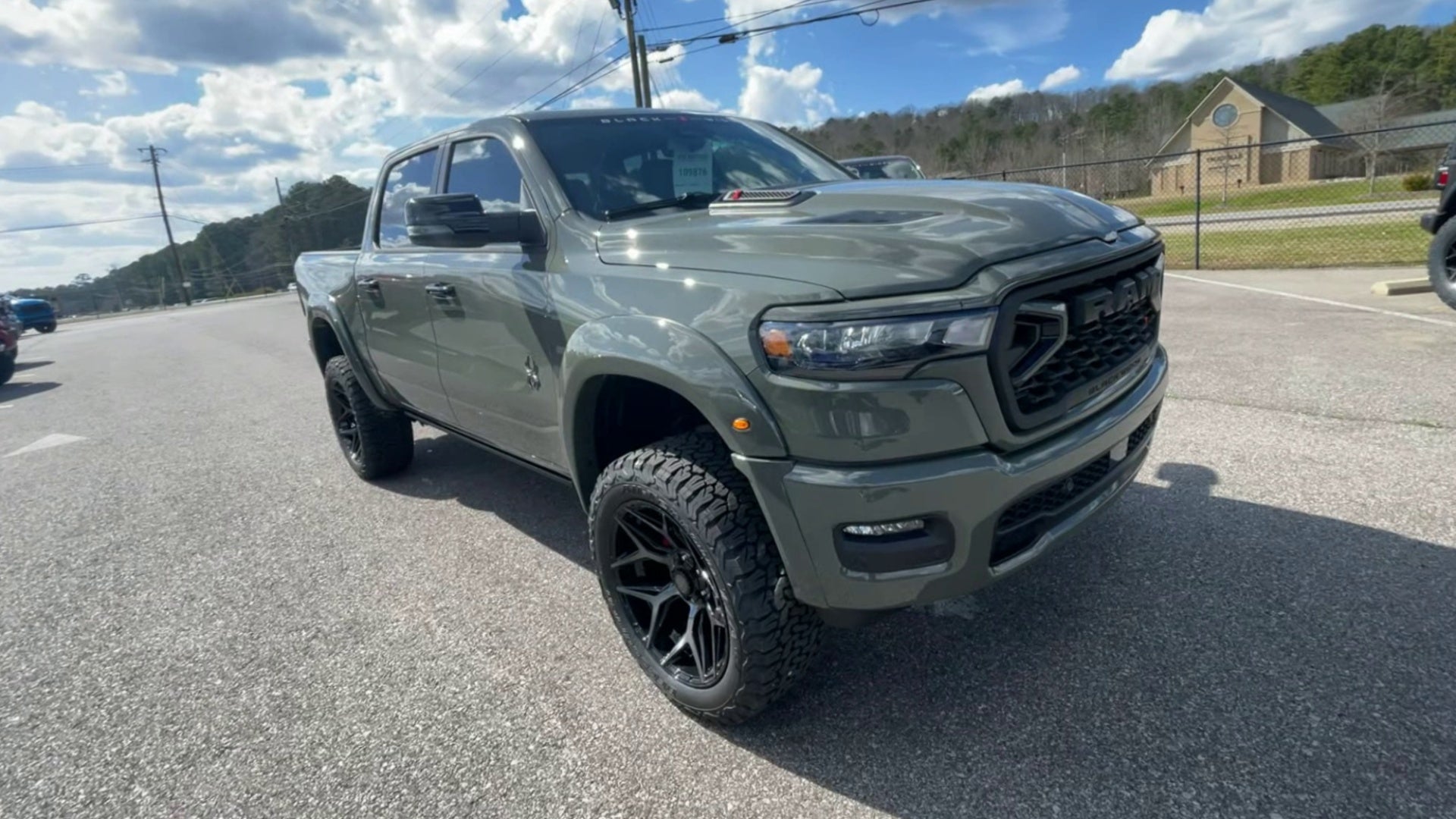 Vehicle Image 6