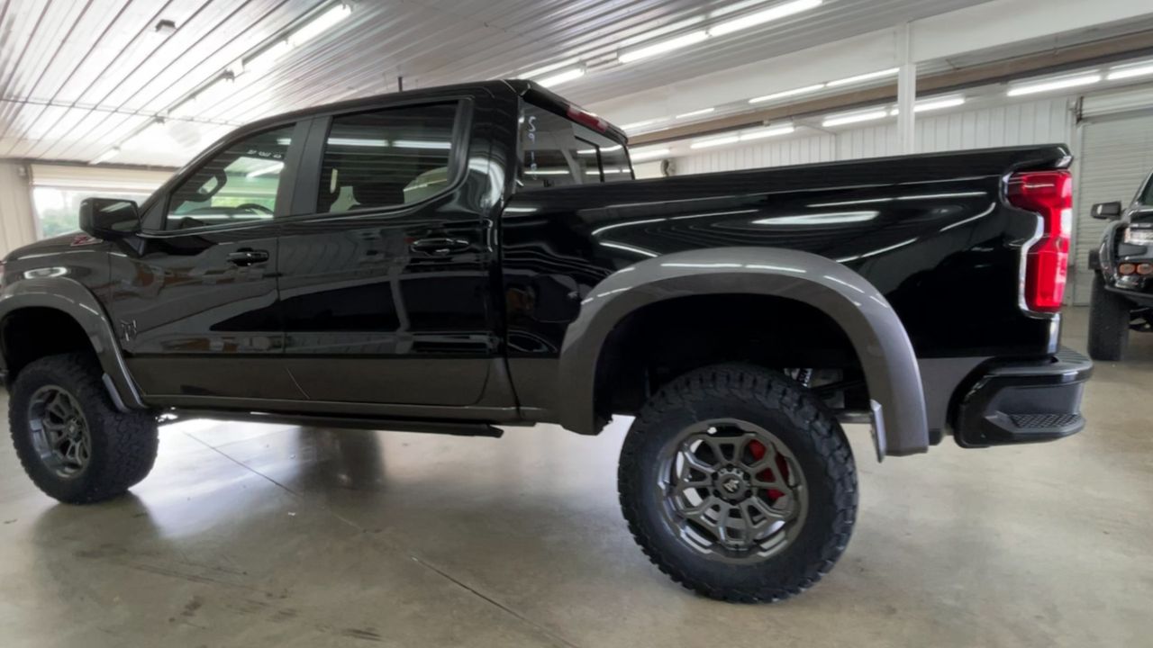 Vehicle Image 6