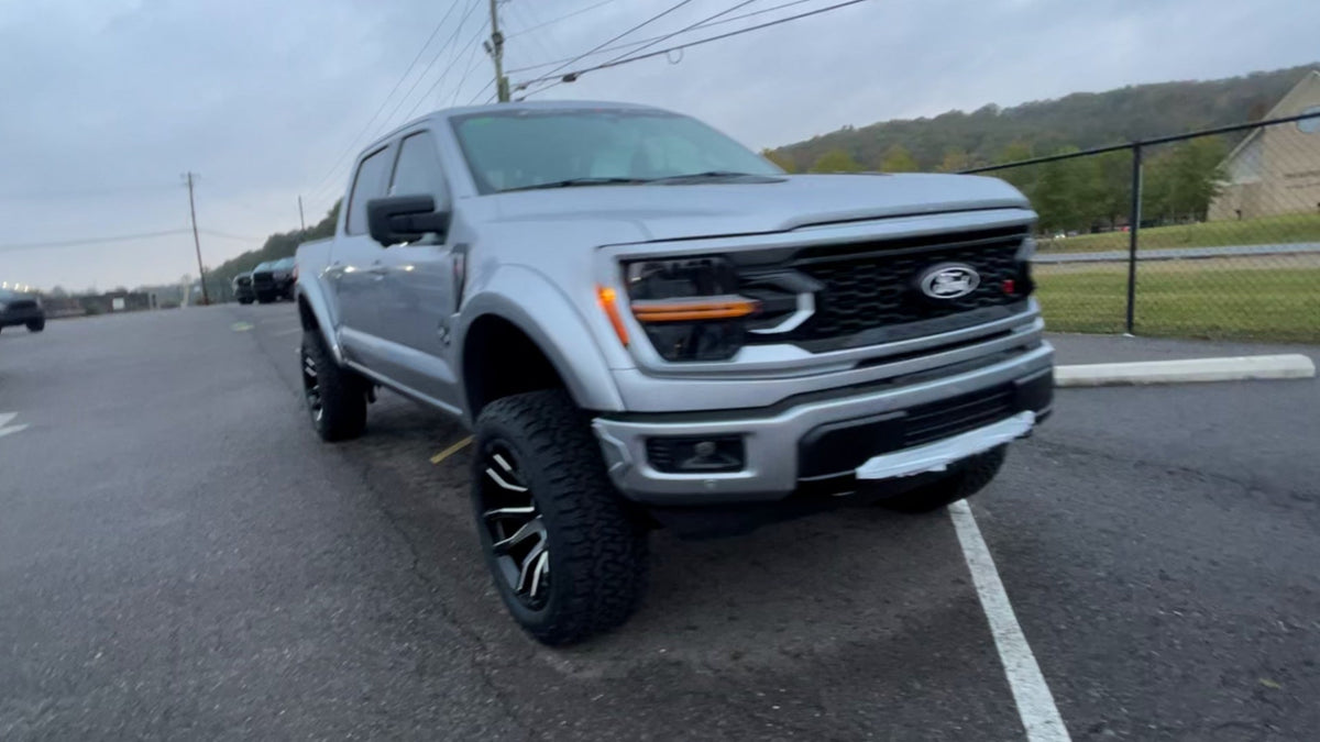 Vehicle Image 6