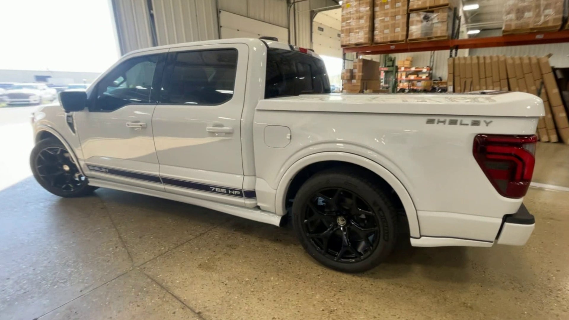 Vehicle Image 6