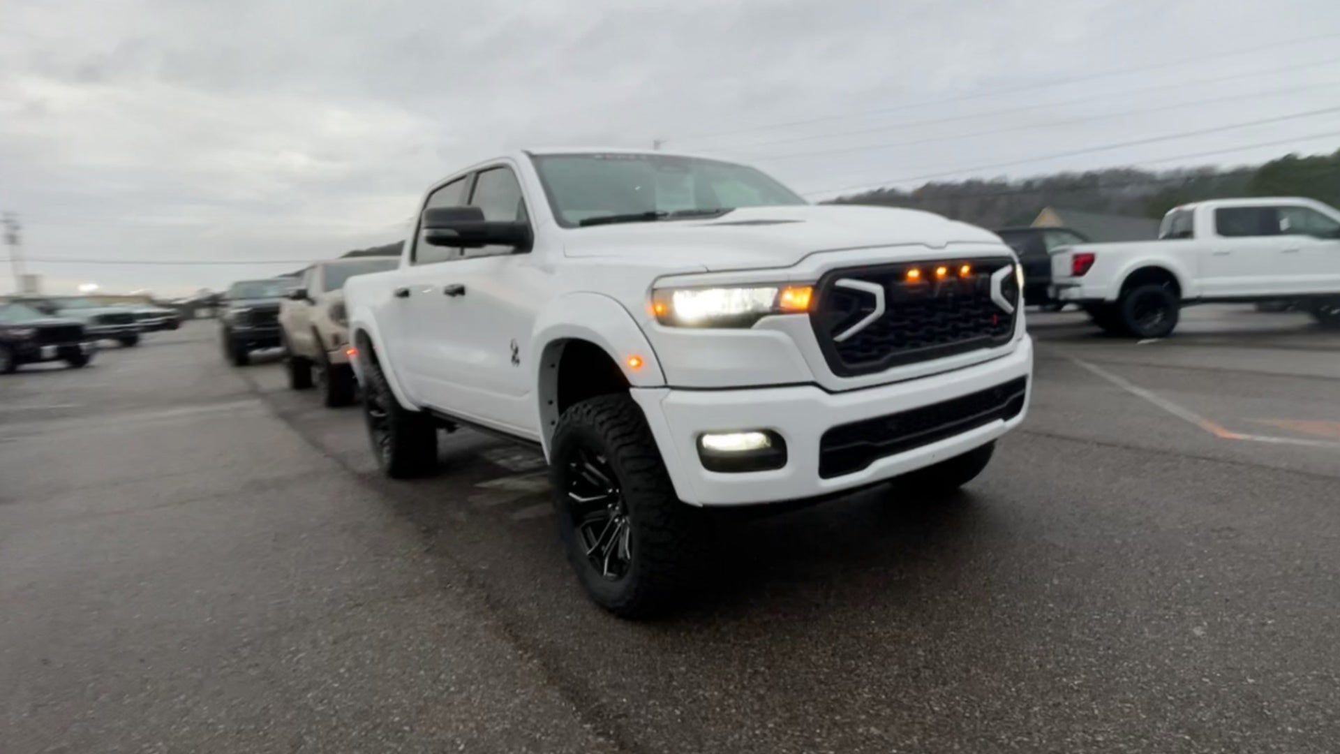 Vehicle Image 6