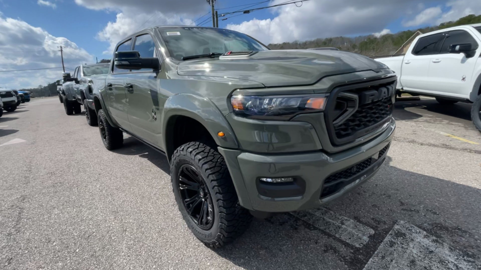 Vehicle Image 6