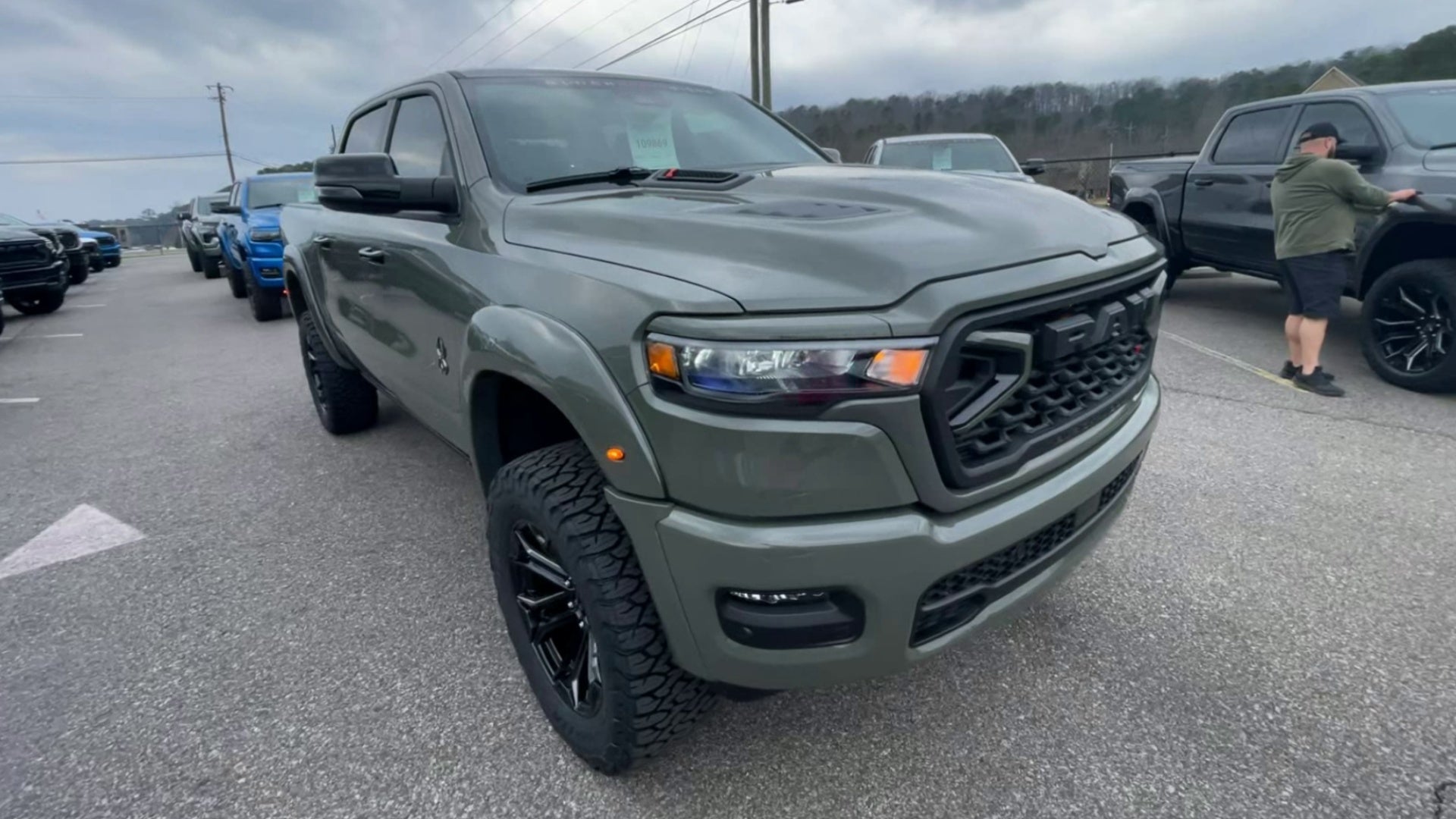 Vehicle Image 6