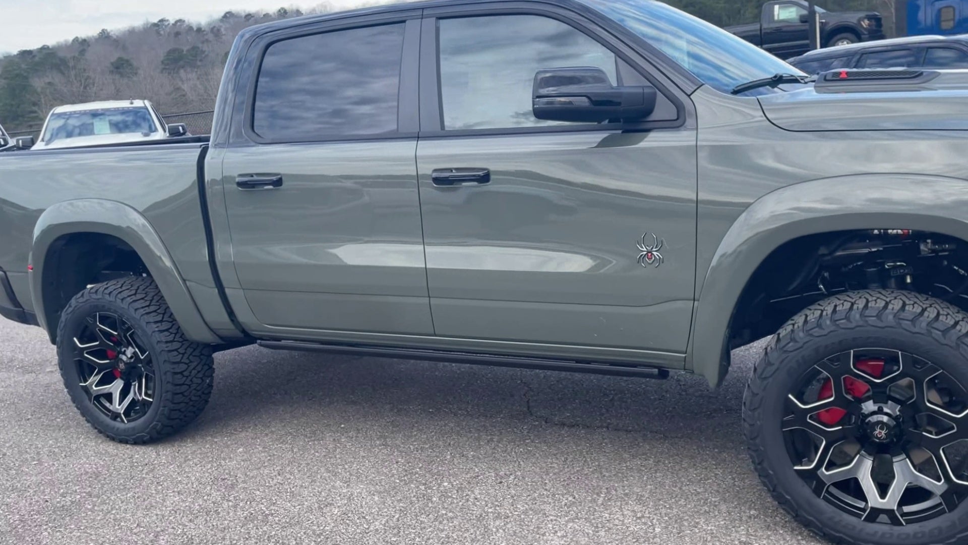 Vehicle Image 6