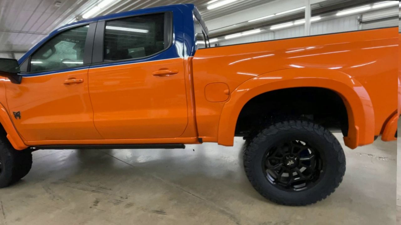 Vehicle Image 6