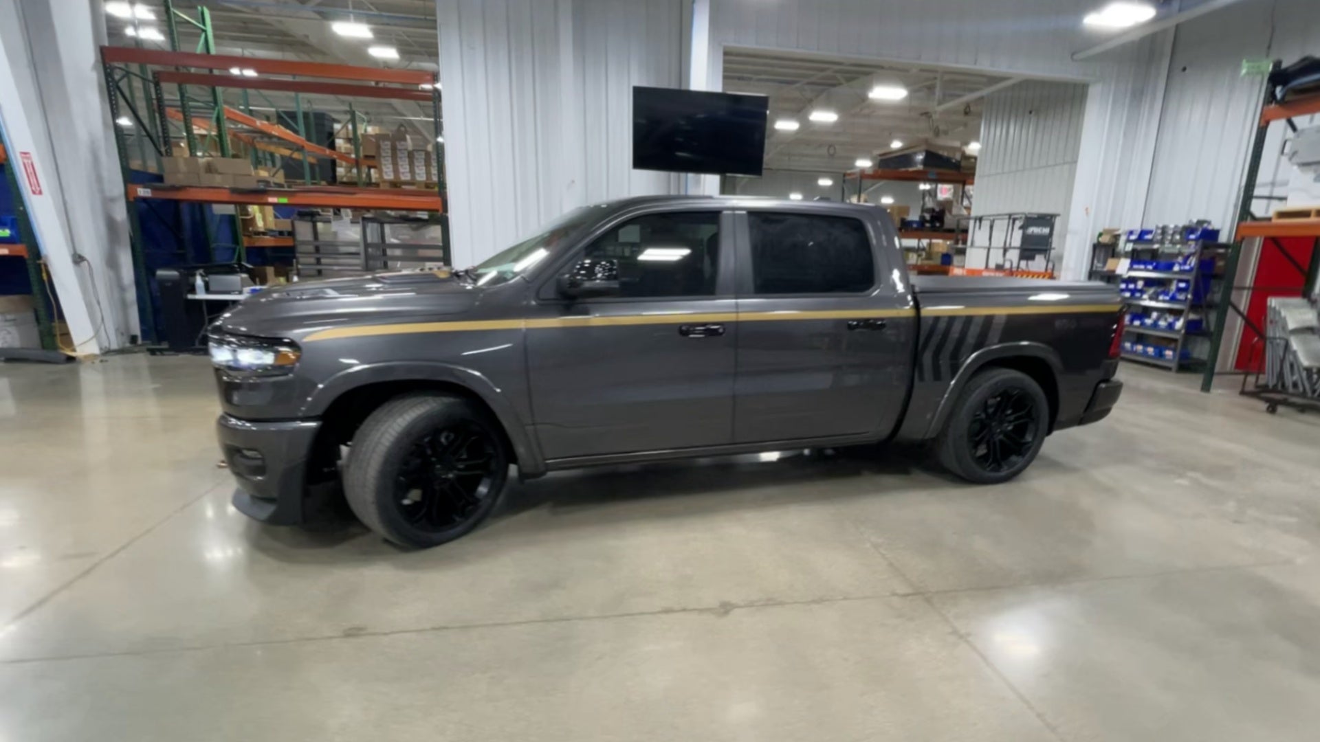 Vehicle Image 6