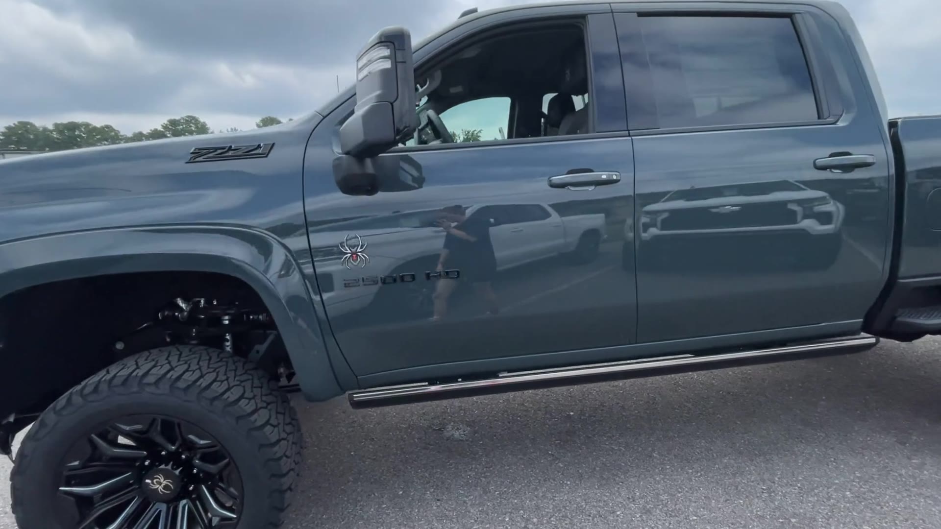 Vehicle Image 6