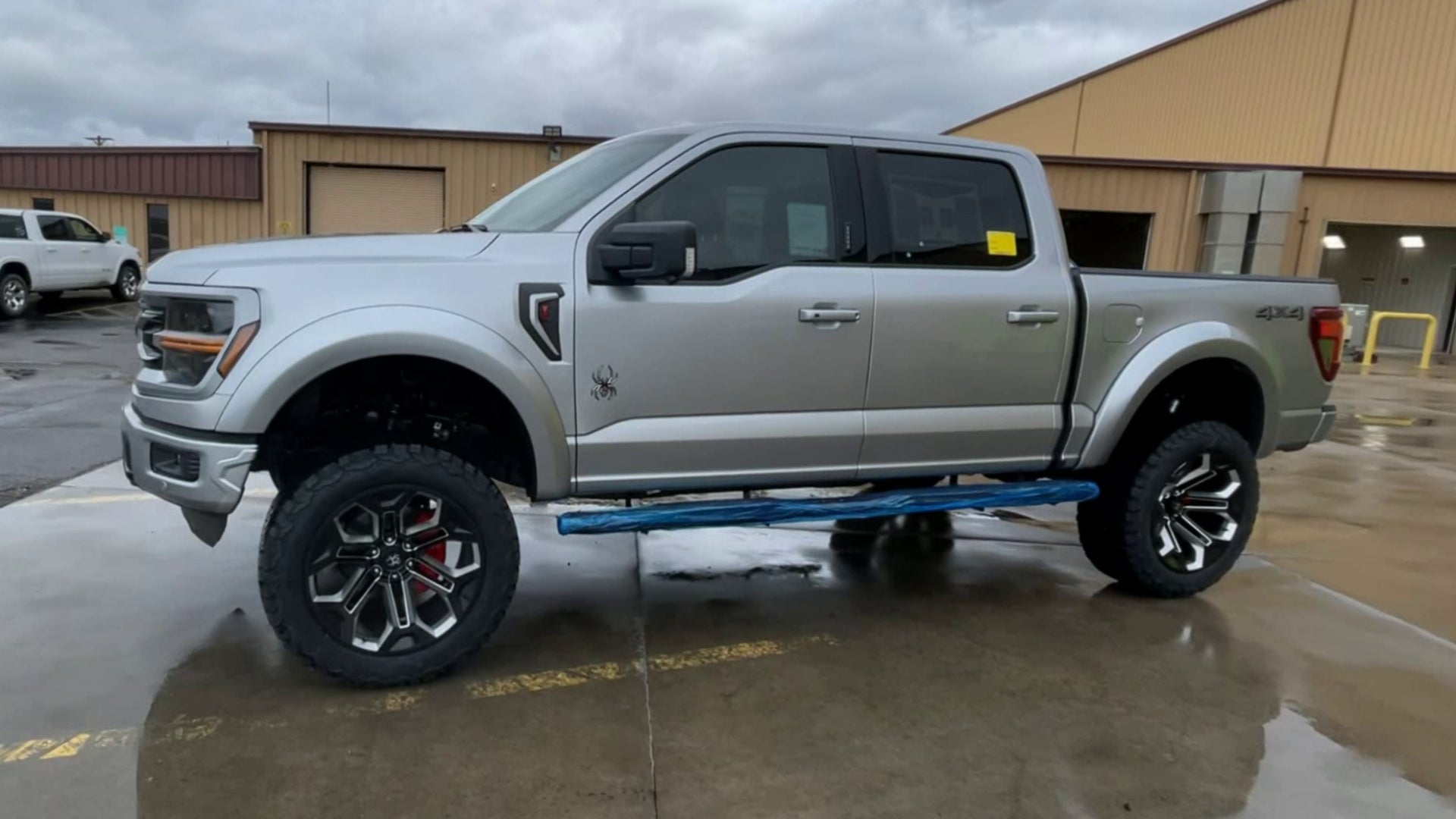 Vehicle Image 6