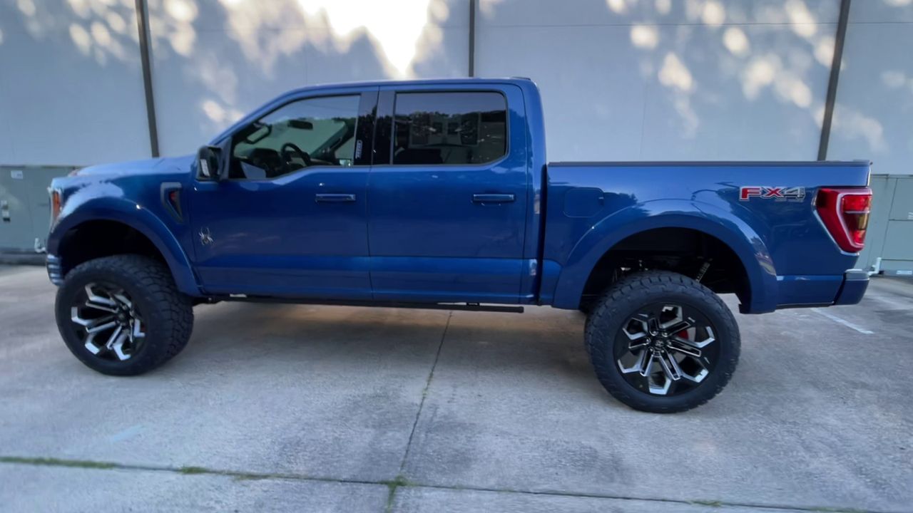 Vehicle Image 4