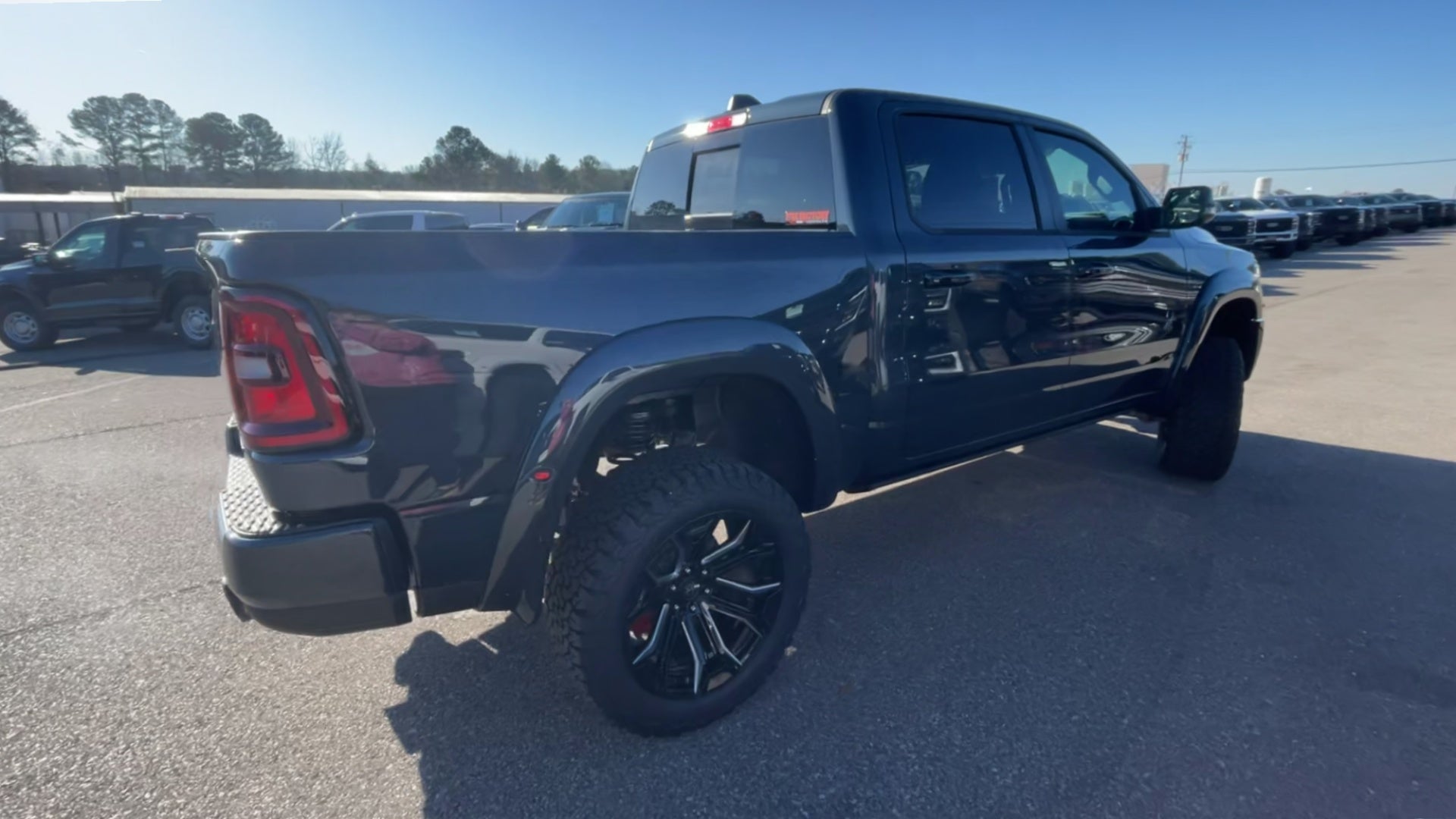 Vehicle Image 8
