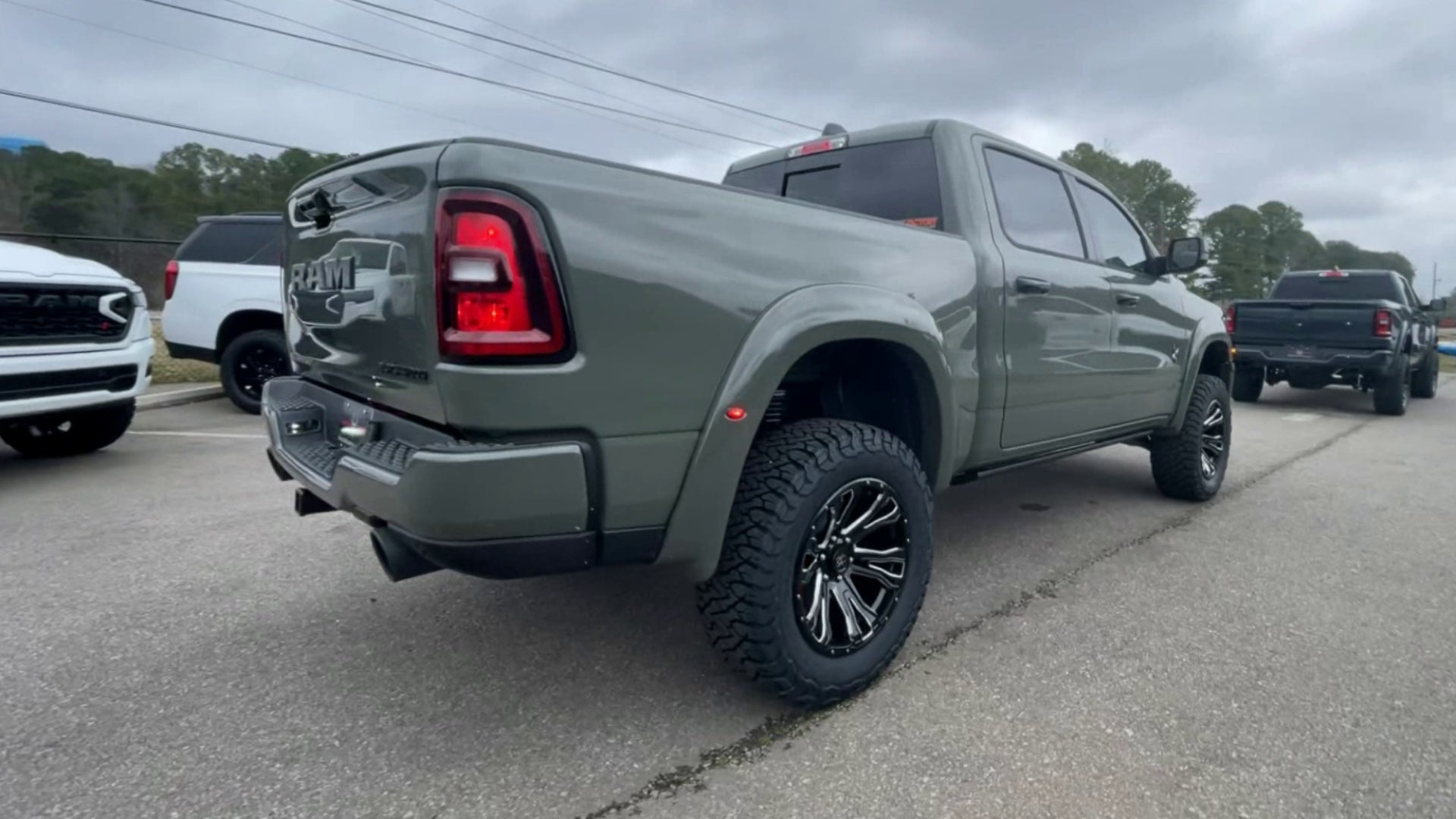 Vehicle Image 8