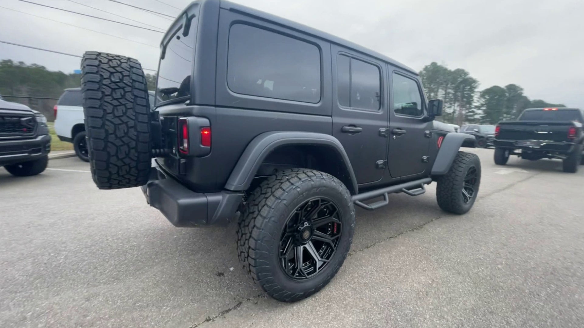 Vehicle Image 8