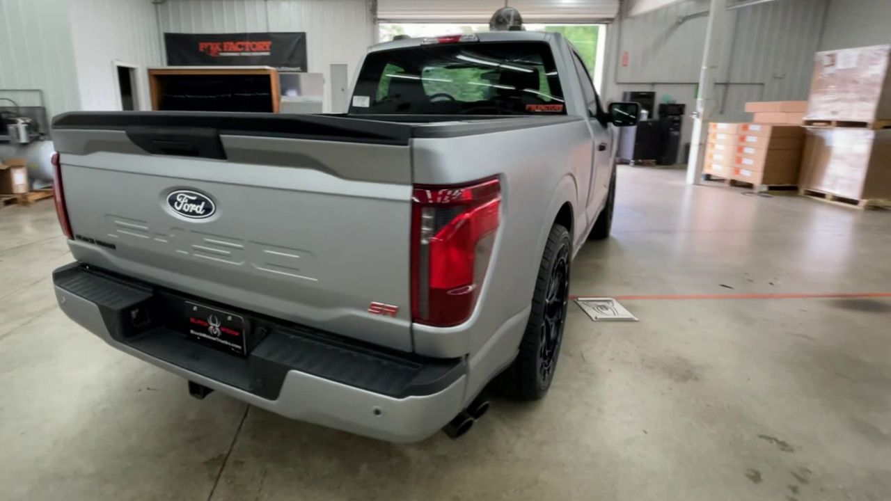 Vehicle Image 8