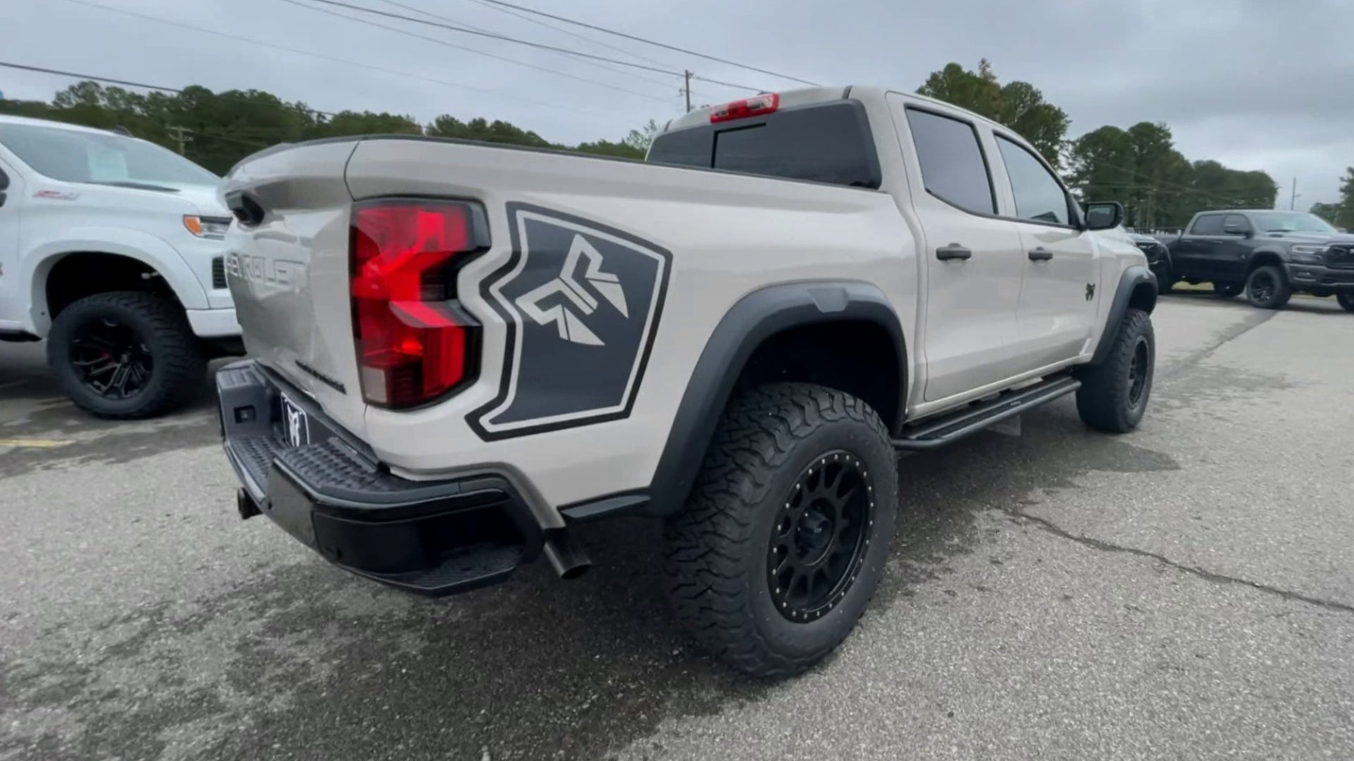 Vehicle Image 8
