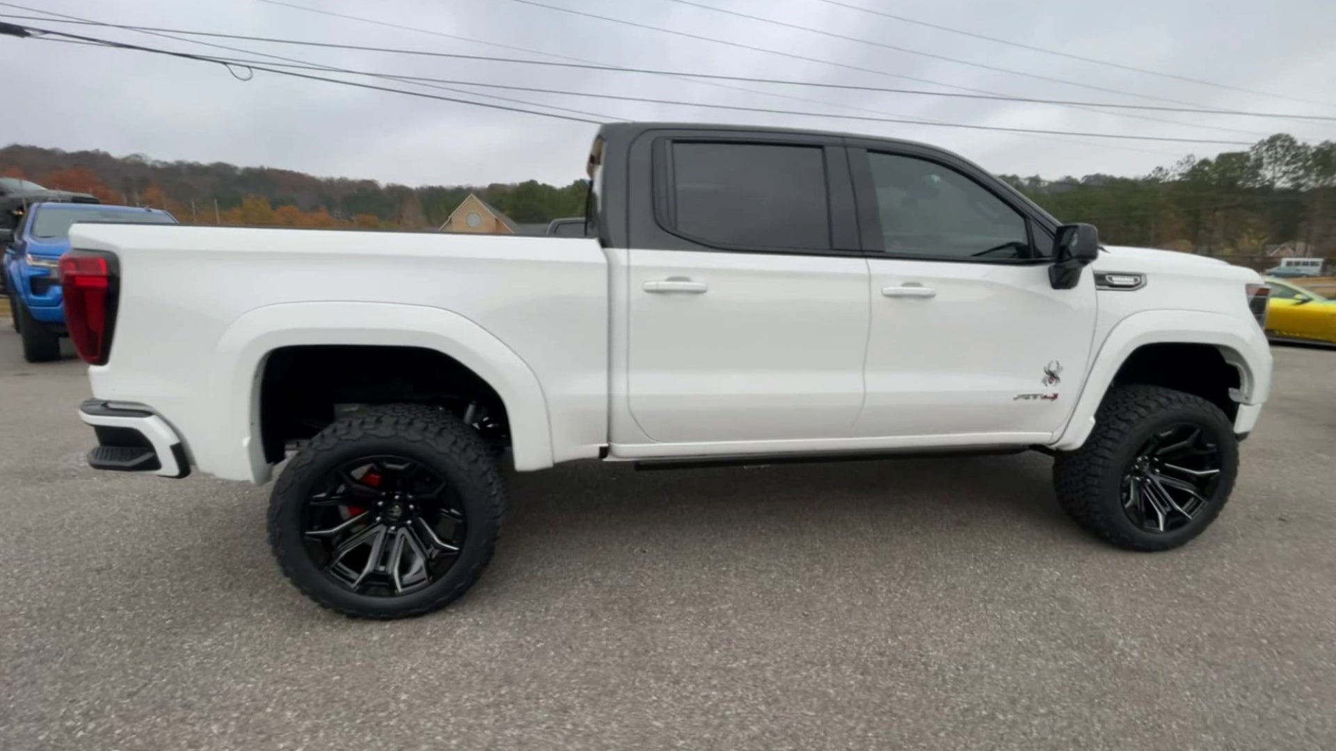 Vehicle Image 8