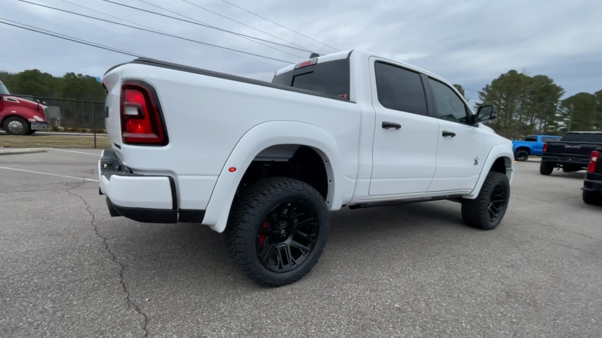 Vehicle Image 8