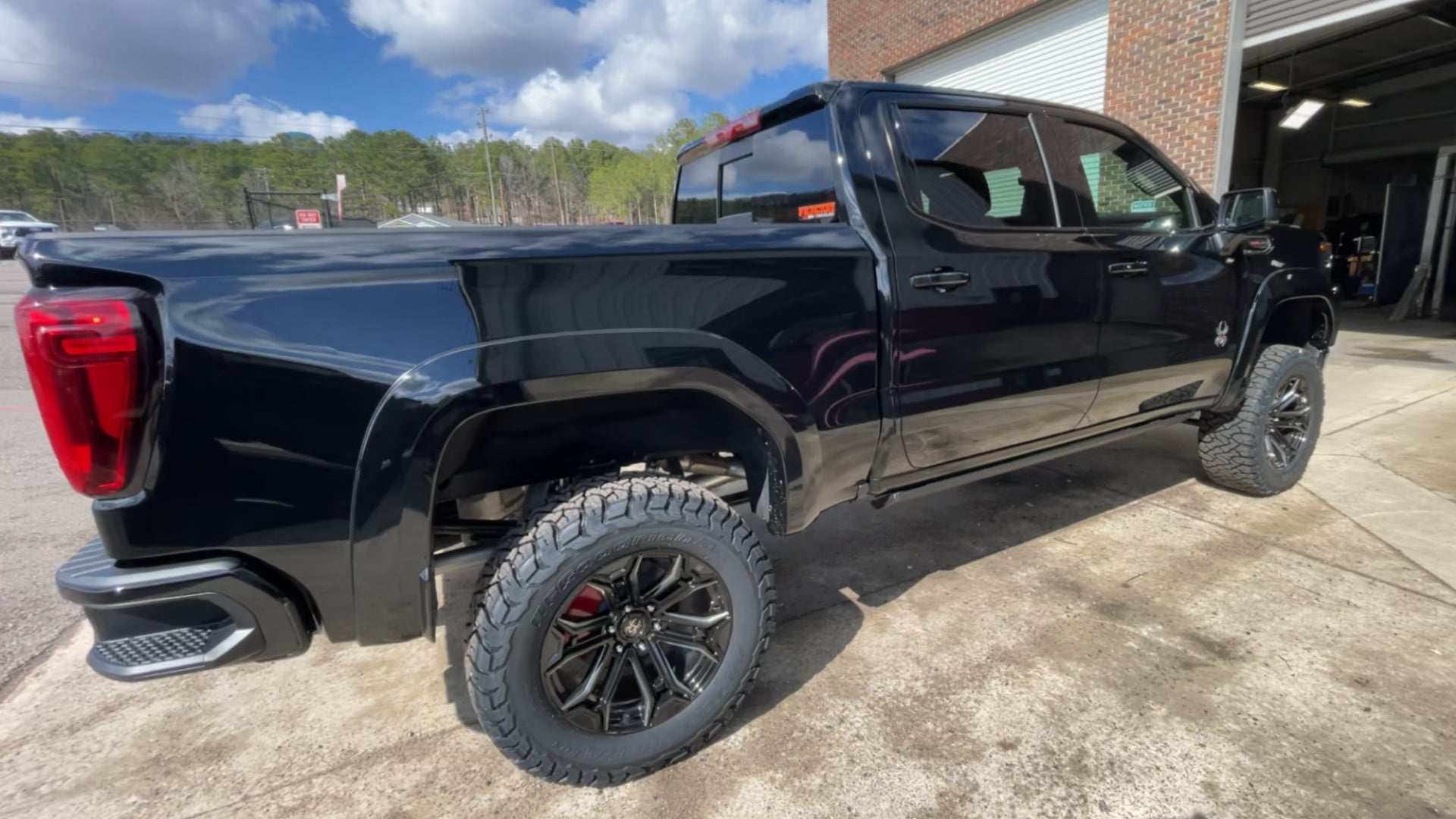 Vehicle Image 8