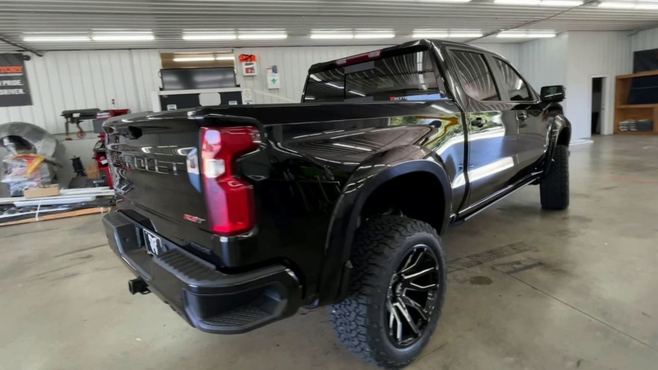 Vehicle Image 8
