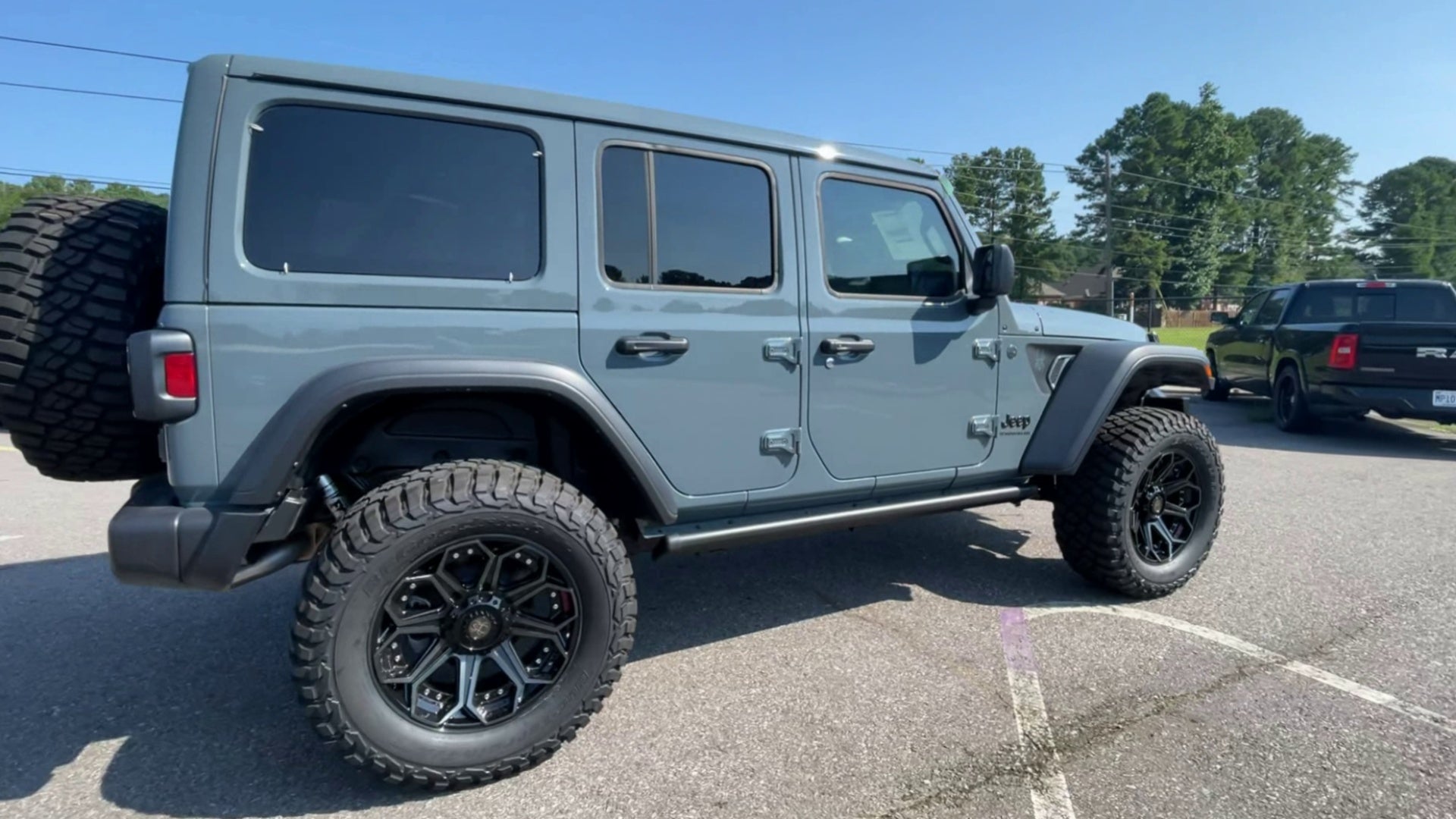 Vehicle Image 8