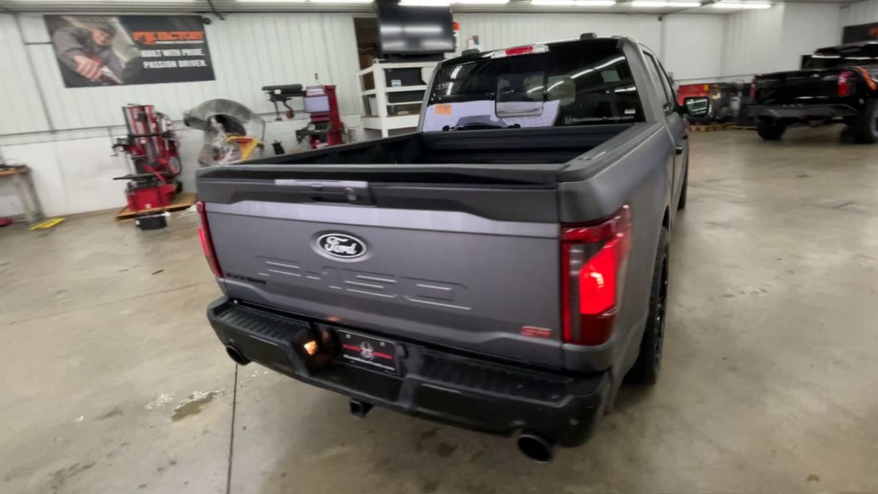 Vehicle Image 8