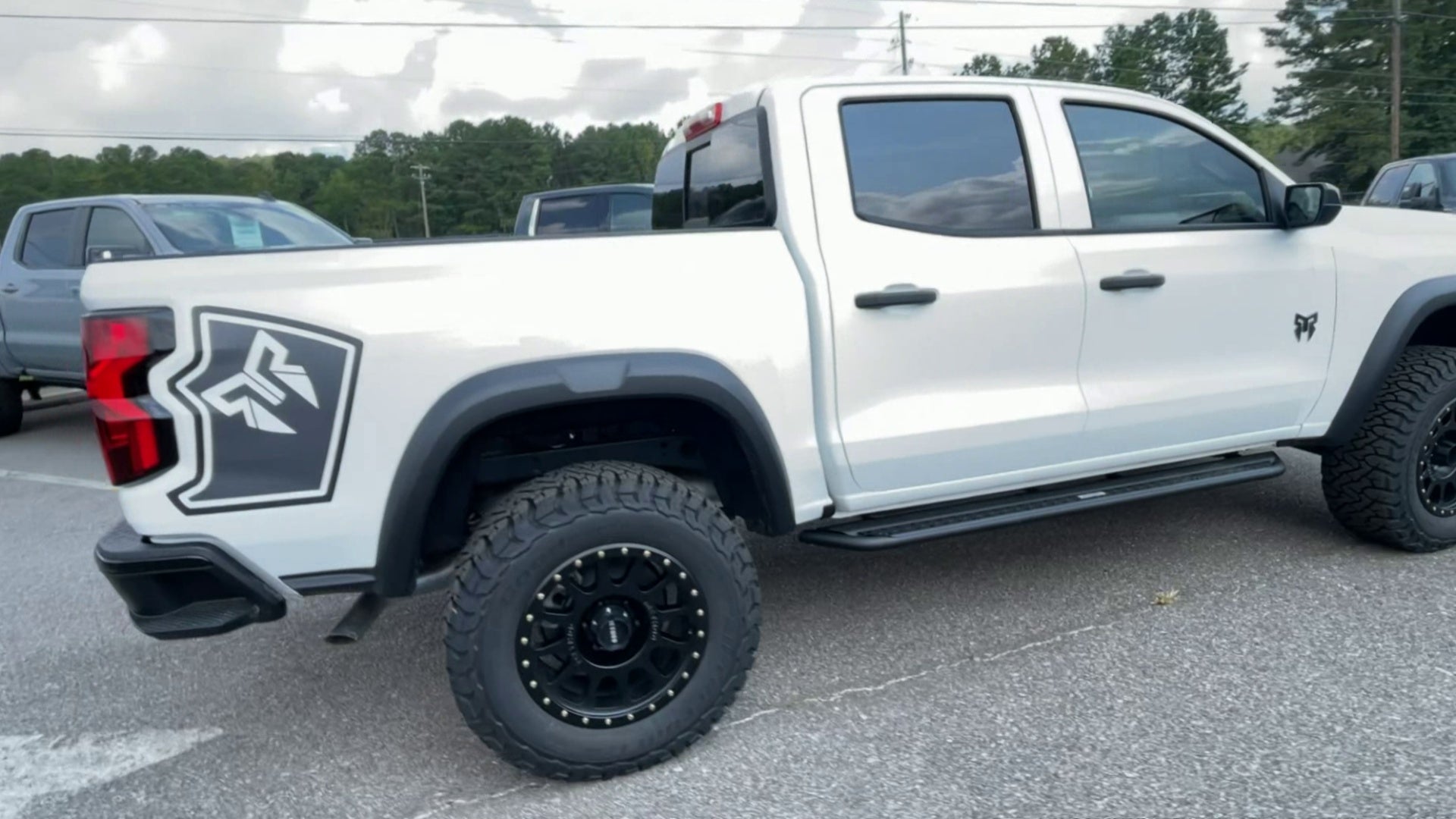 Vehicle Image 8