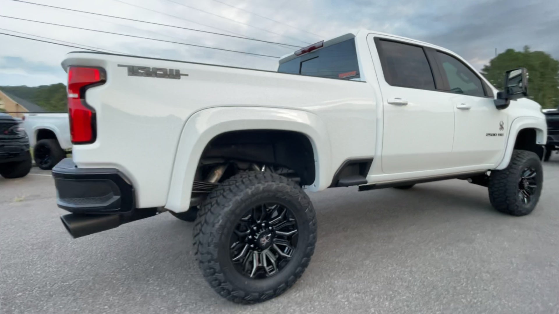 Vehicle Image 8