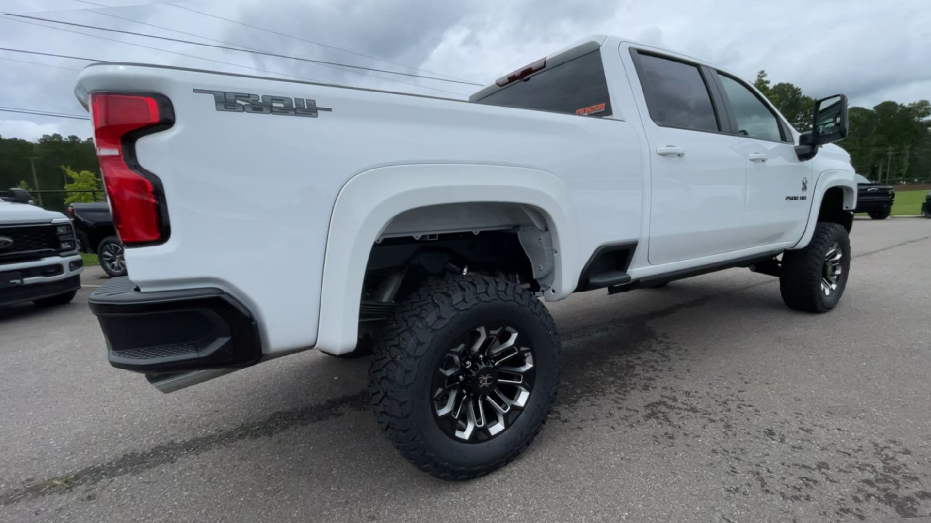 Vehicle Image 8