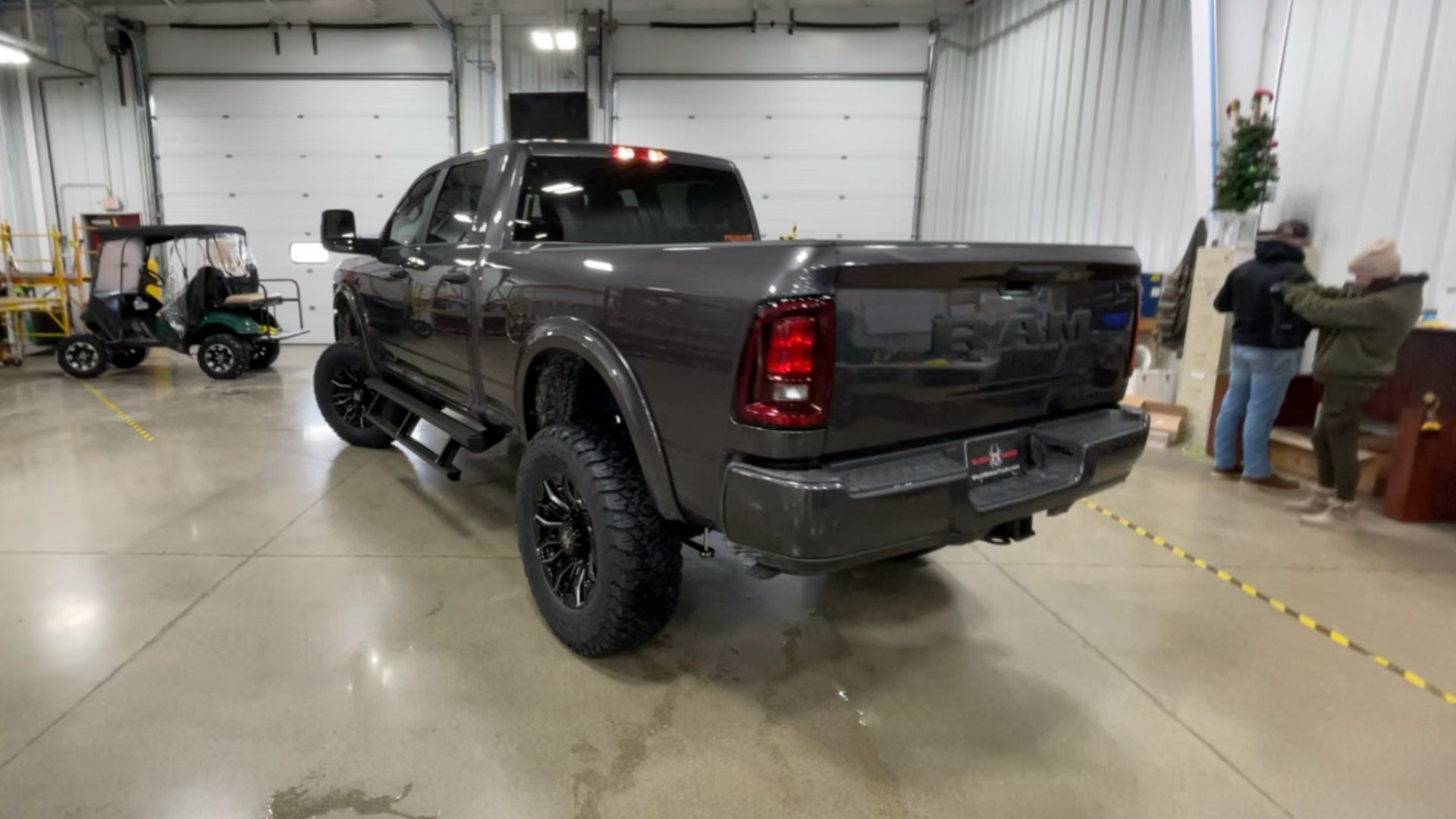Vehicle Image 8