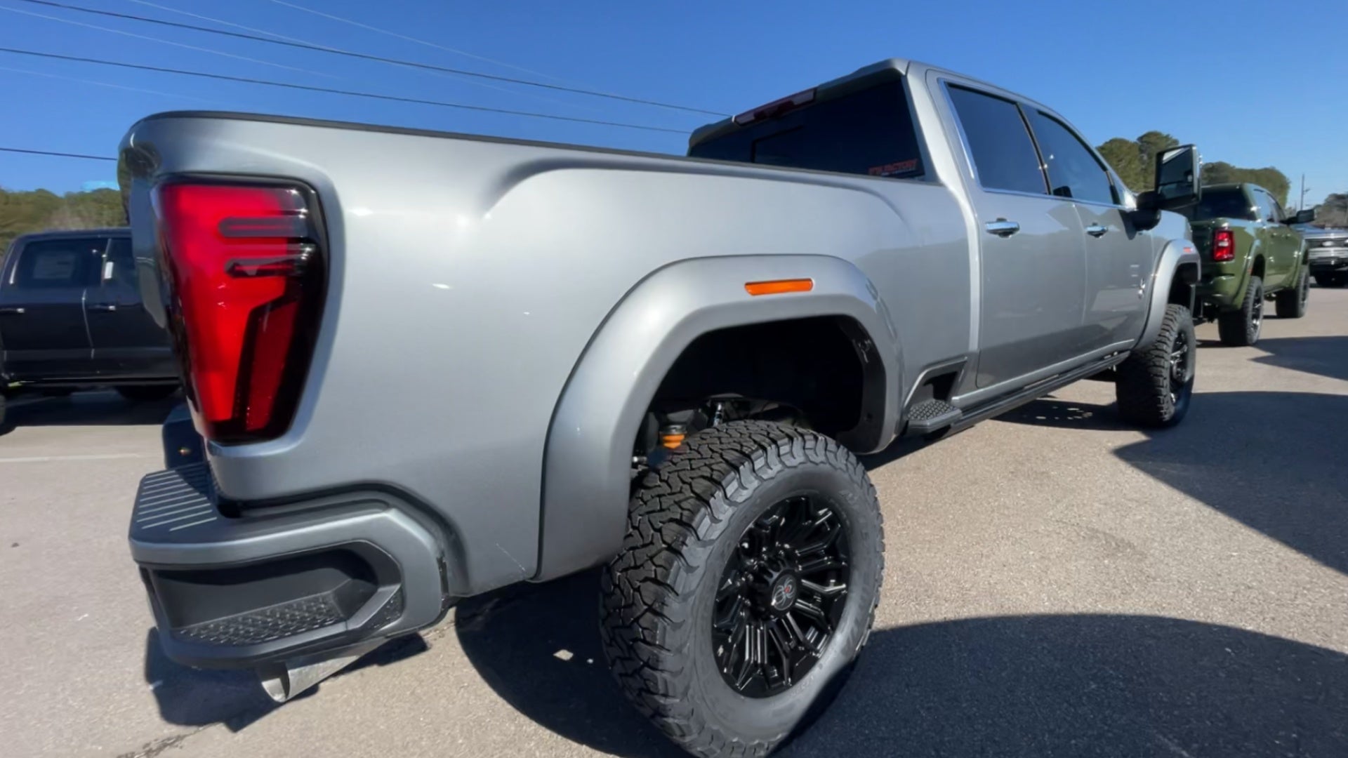 Vehicle Image 8