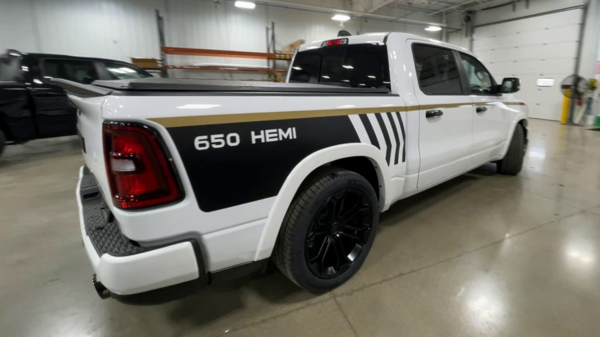 Vehicle Image 8