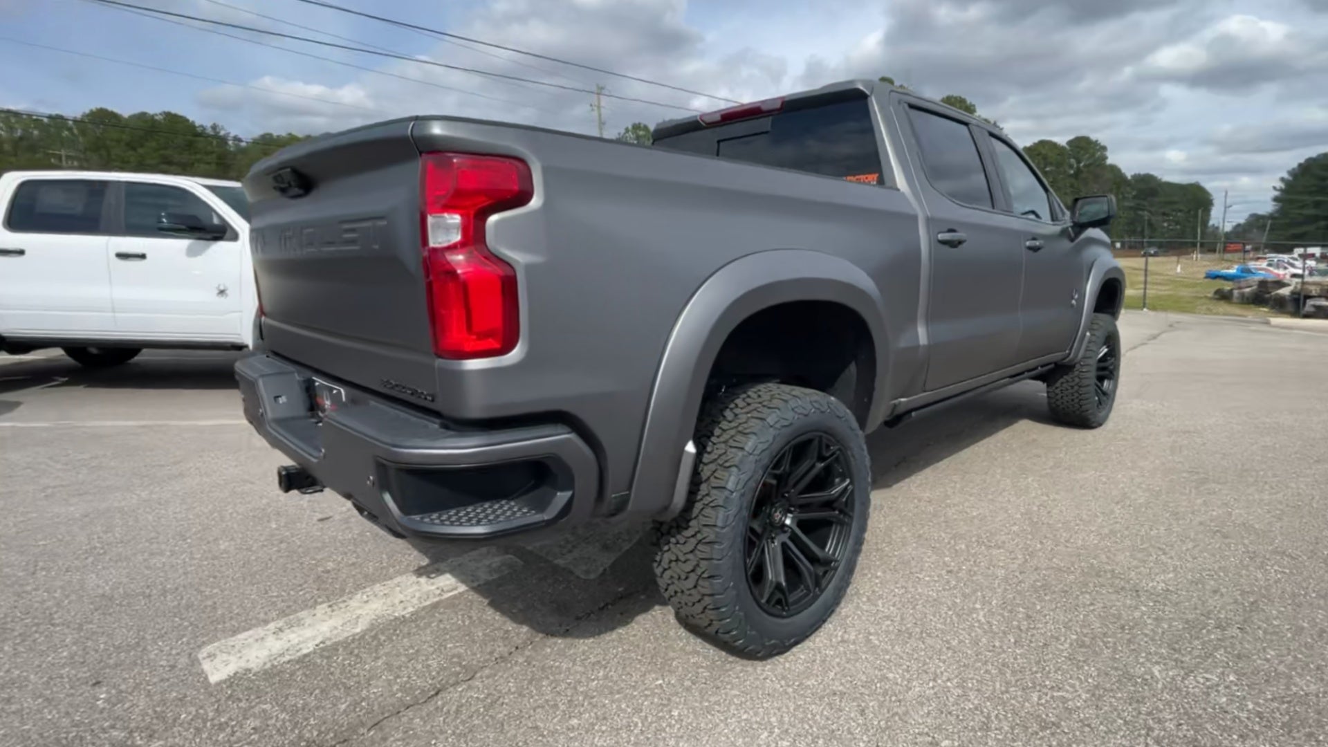 Vehicle Image 8