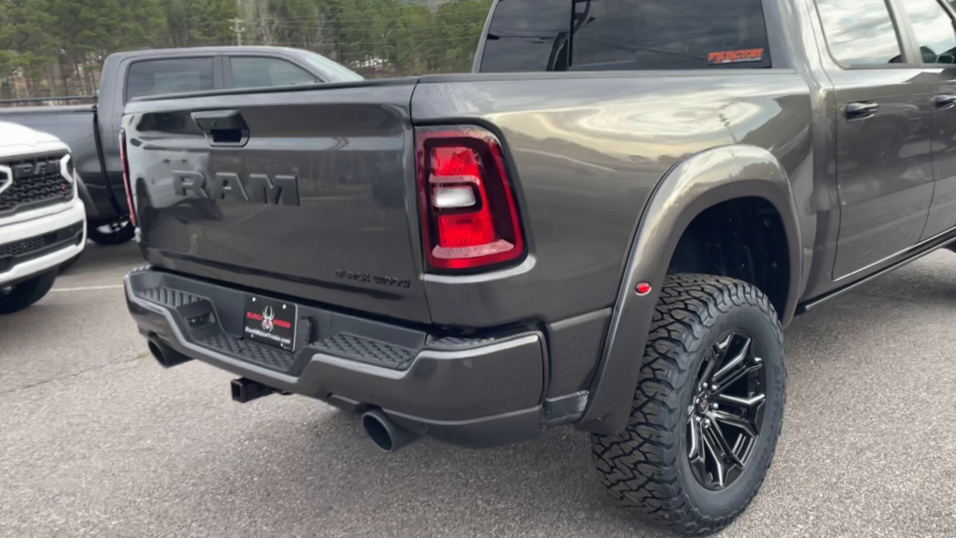 Vehicle Image 8