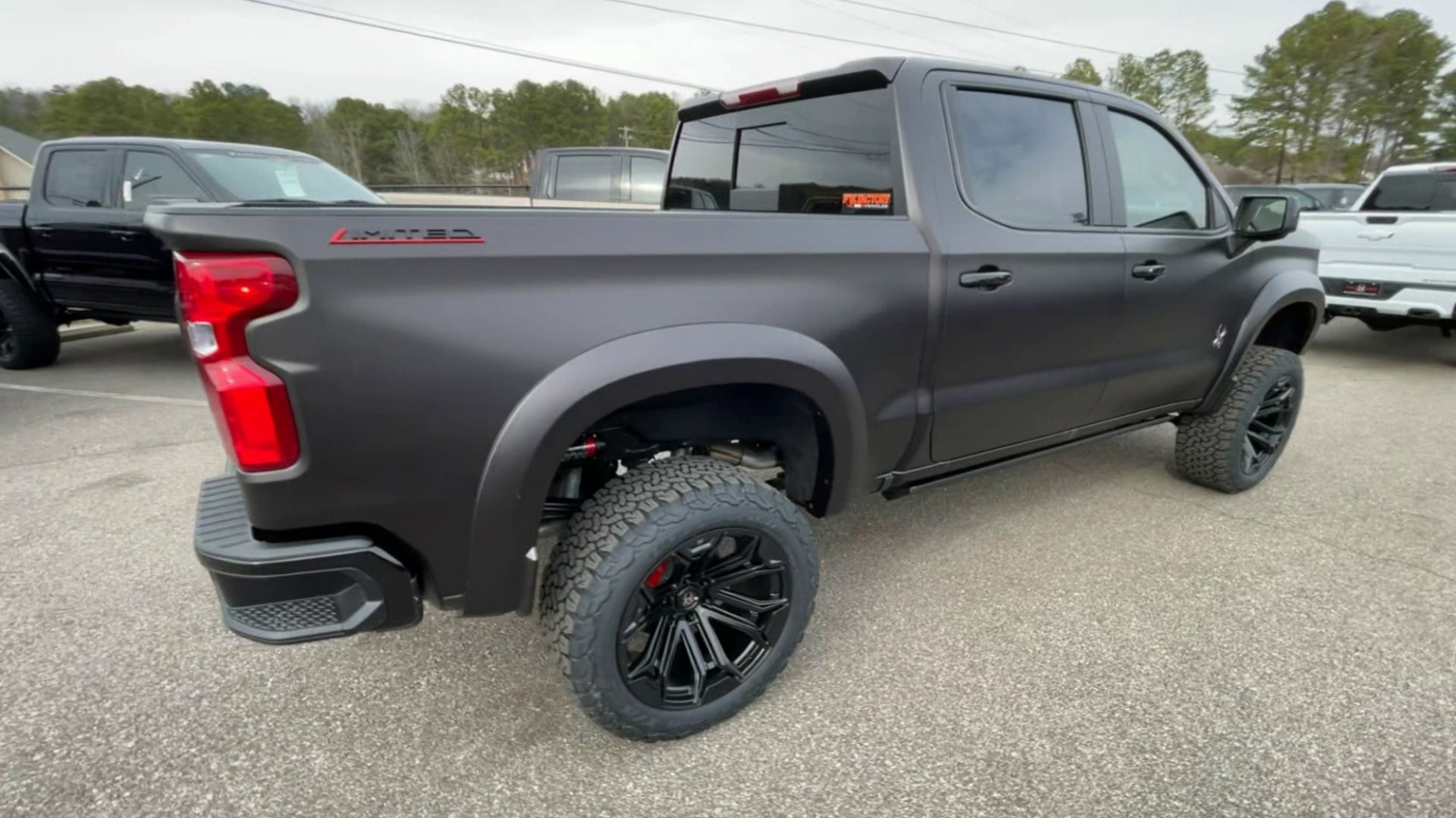 Vehicle Image 8