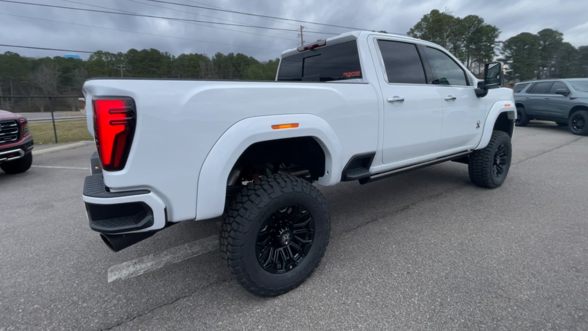 Vehicle Image 8
