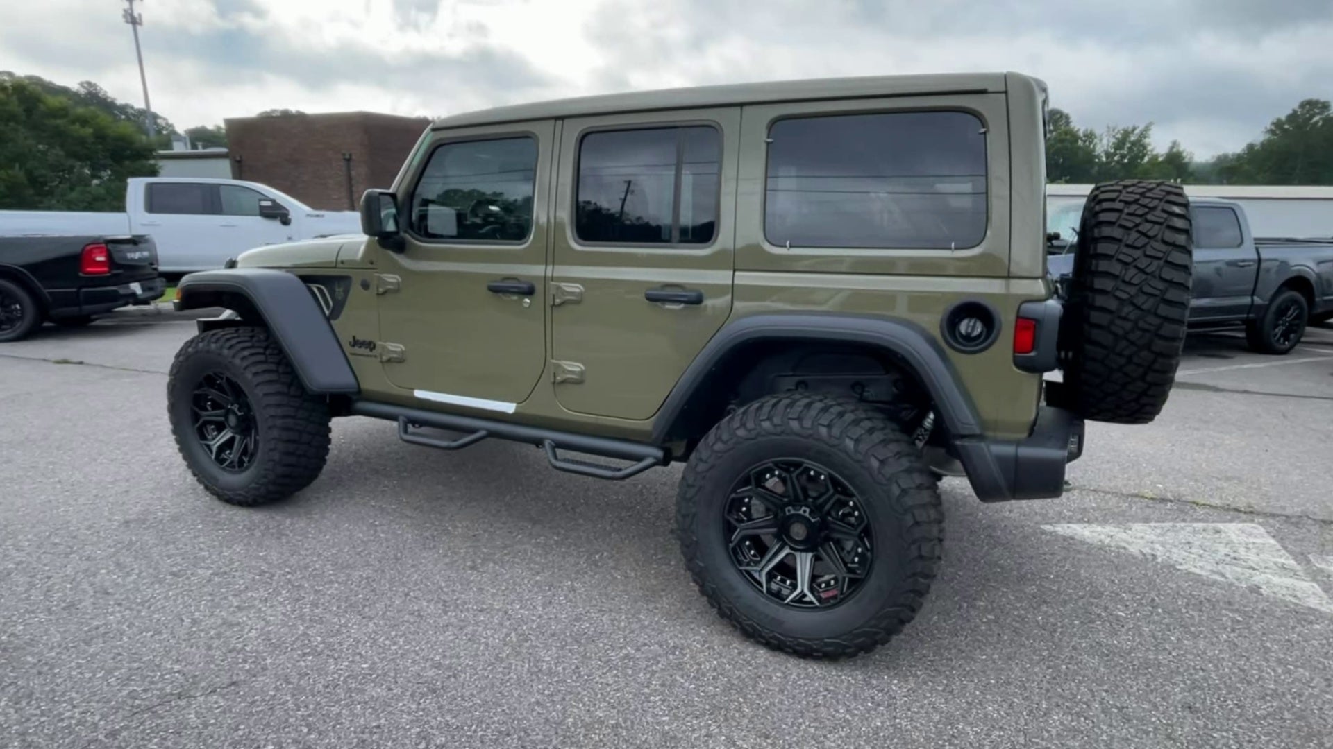 Vehicle Image 8