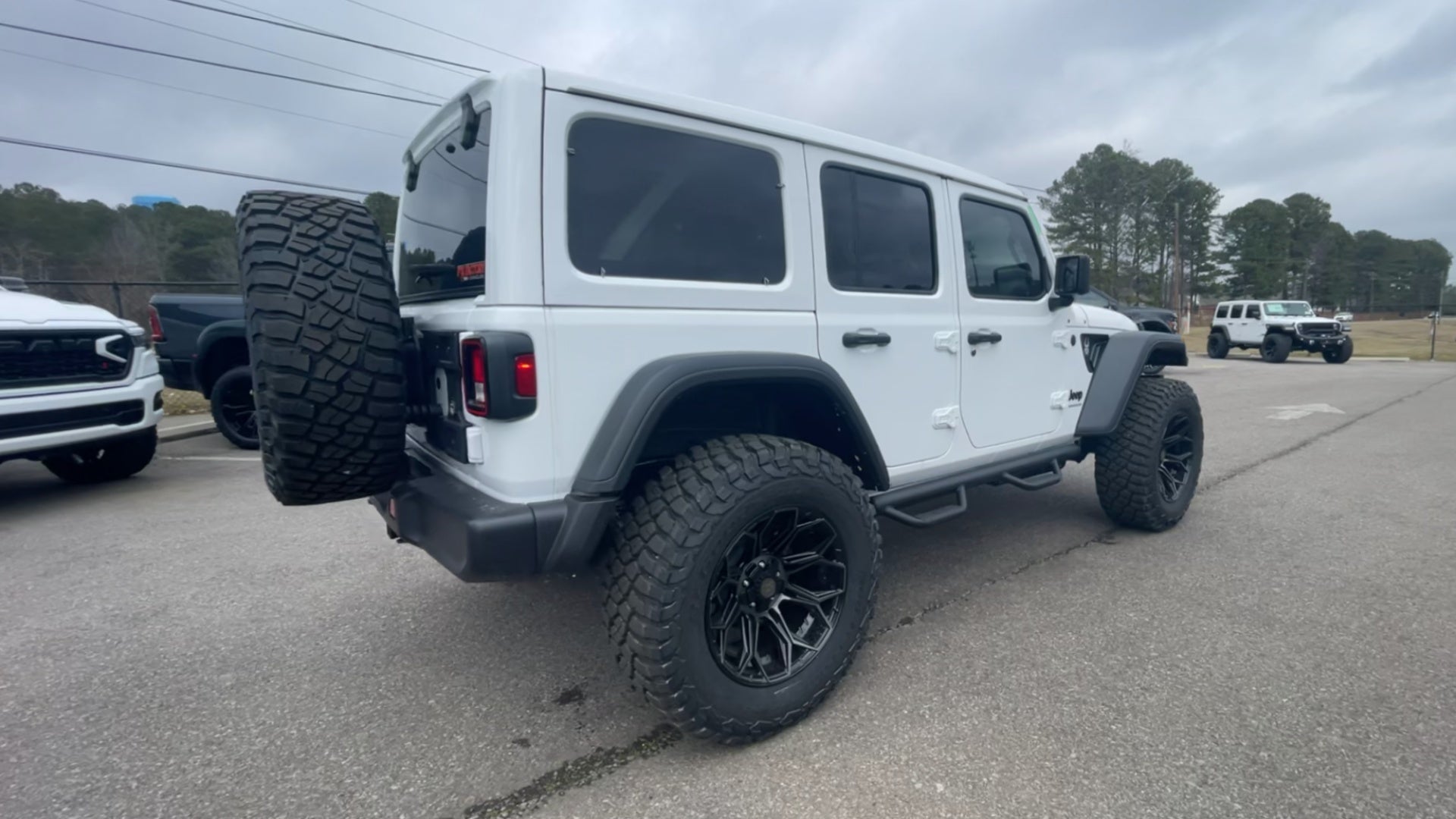 Vehicle Image 8