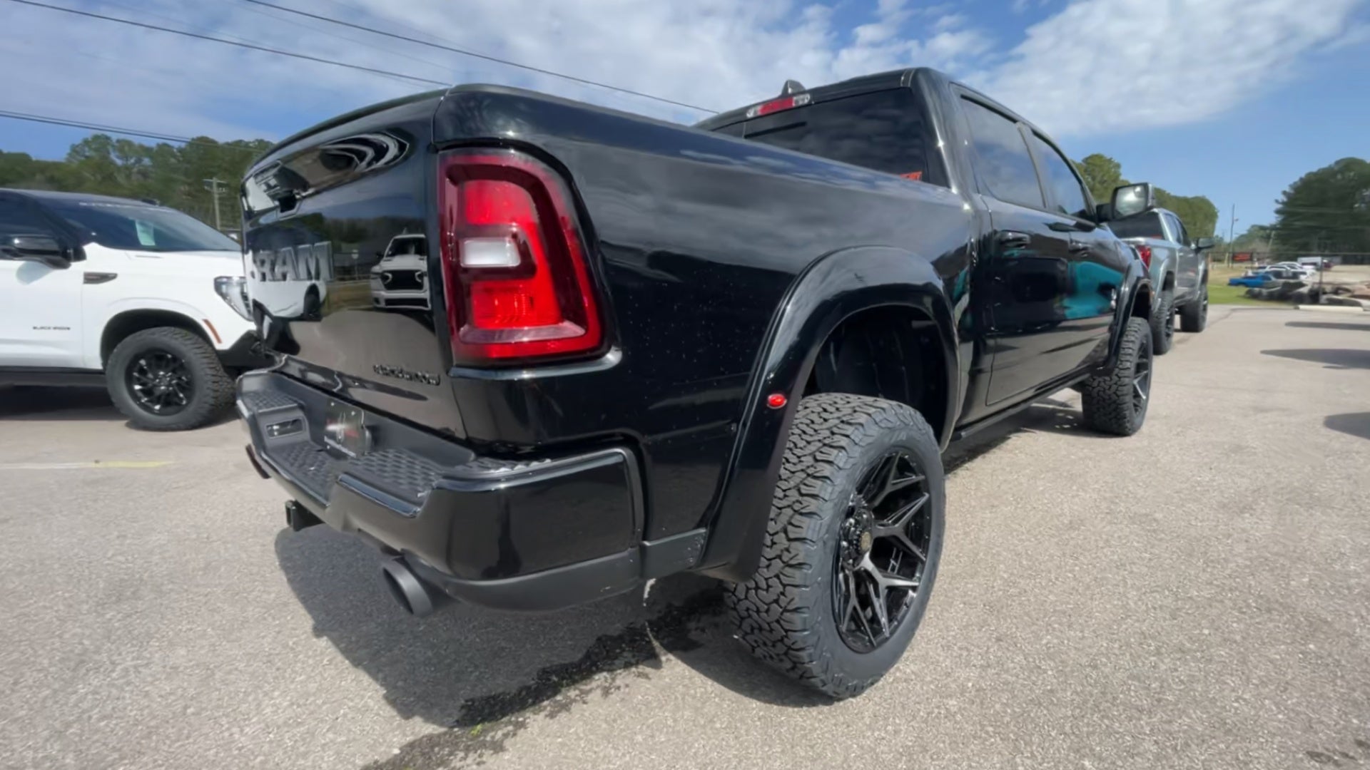 Vehicle Image 8
