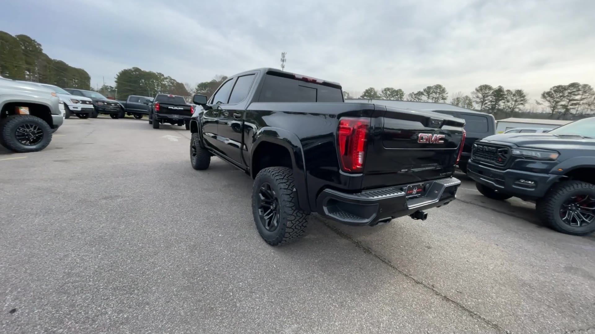 Vehicle Image 8